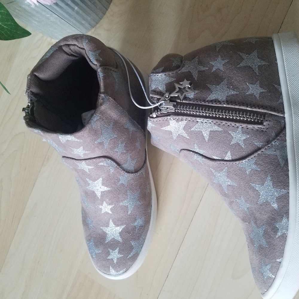 High top Girls Sneakers - Picture 2 of 5